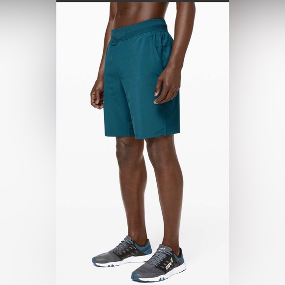 79. Lululemon Men’s T.H.E. Short 9" *Linerless- Bermuda Teal/ Size Small - Picture 1 of 8